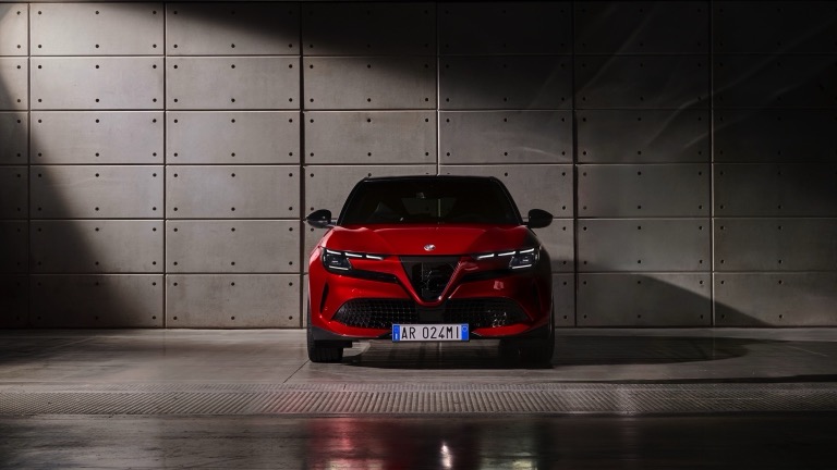 Alfa Romeo Junior Elettrica 54 kWh - 2