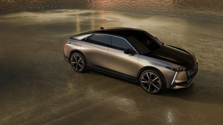 DS Automobiles N°8 FWD Long Range - 2