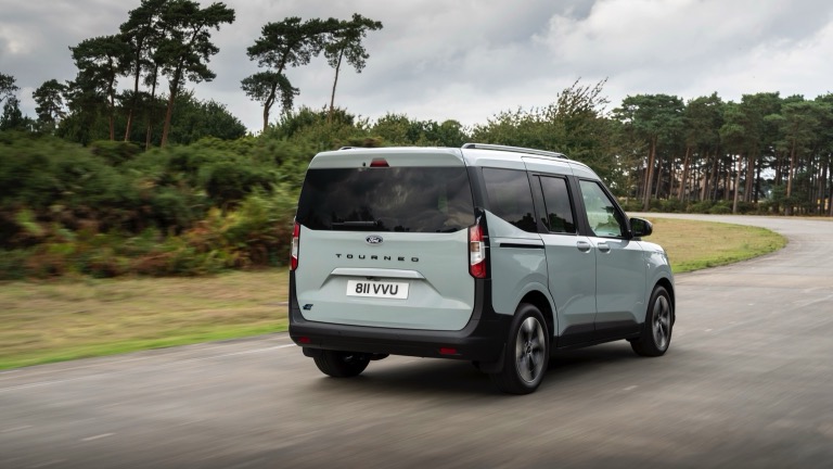 Ford e-Tourneo Courier - 2