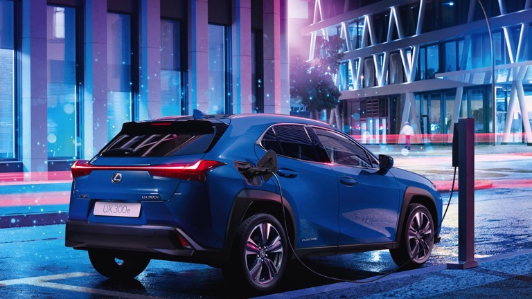 Lexus UX 300e - 2