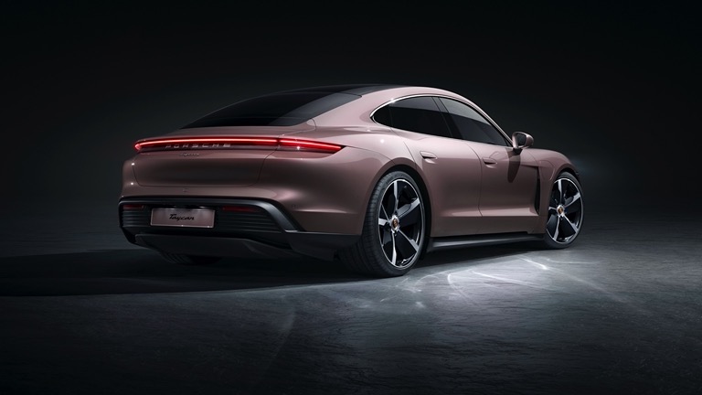 Porsche Taycan Plus - 2