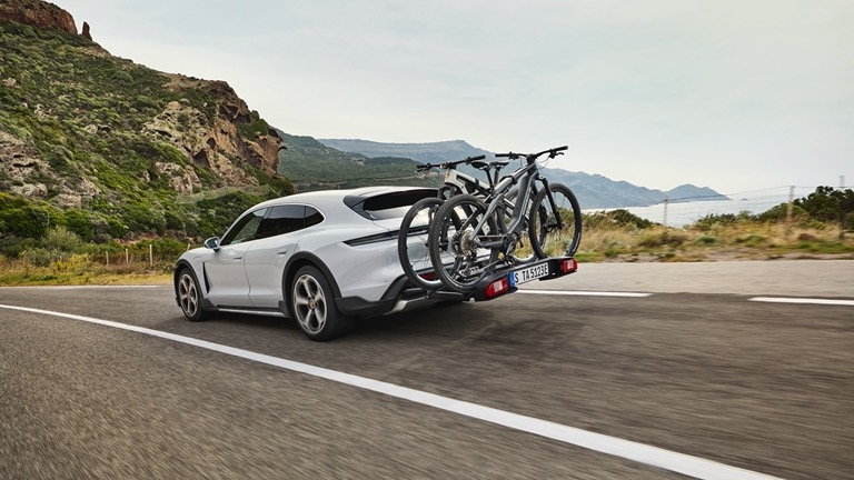 Porsche Taycan 4 Cross Turismo - 2