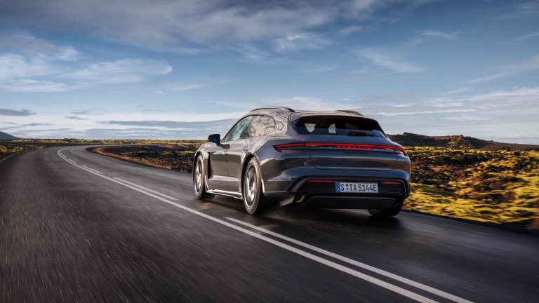 Porsche Taycan GTS Sport Turismo - 2