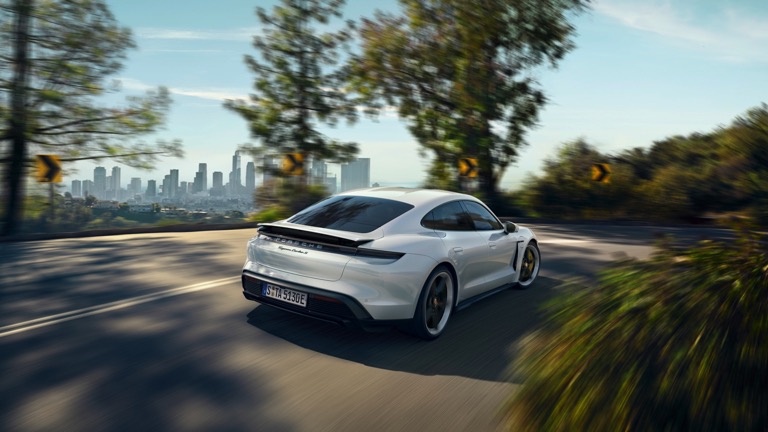 Porsche Taycan Turbo S - 2