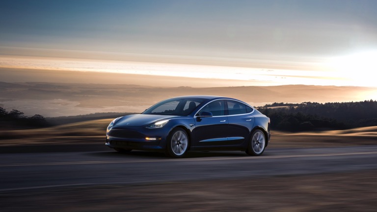 Tesla Model 3 Long Range AWD - 2