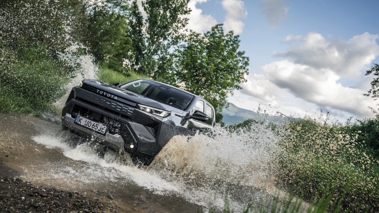 Toyota Hilux Electric 59.2 kWh - 3